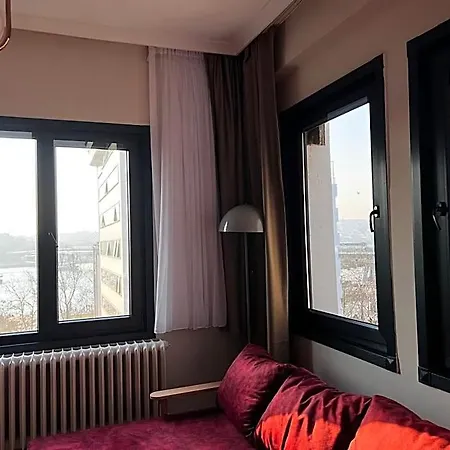 فندق Wonder Karakoey 6- 4br, 2ba Astounding Sea View اسطنبول